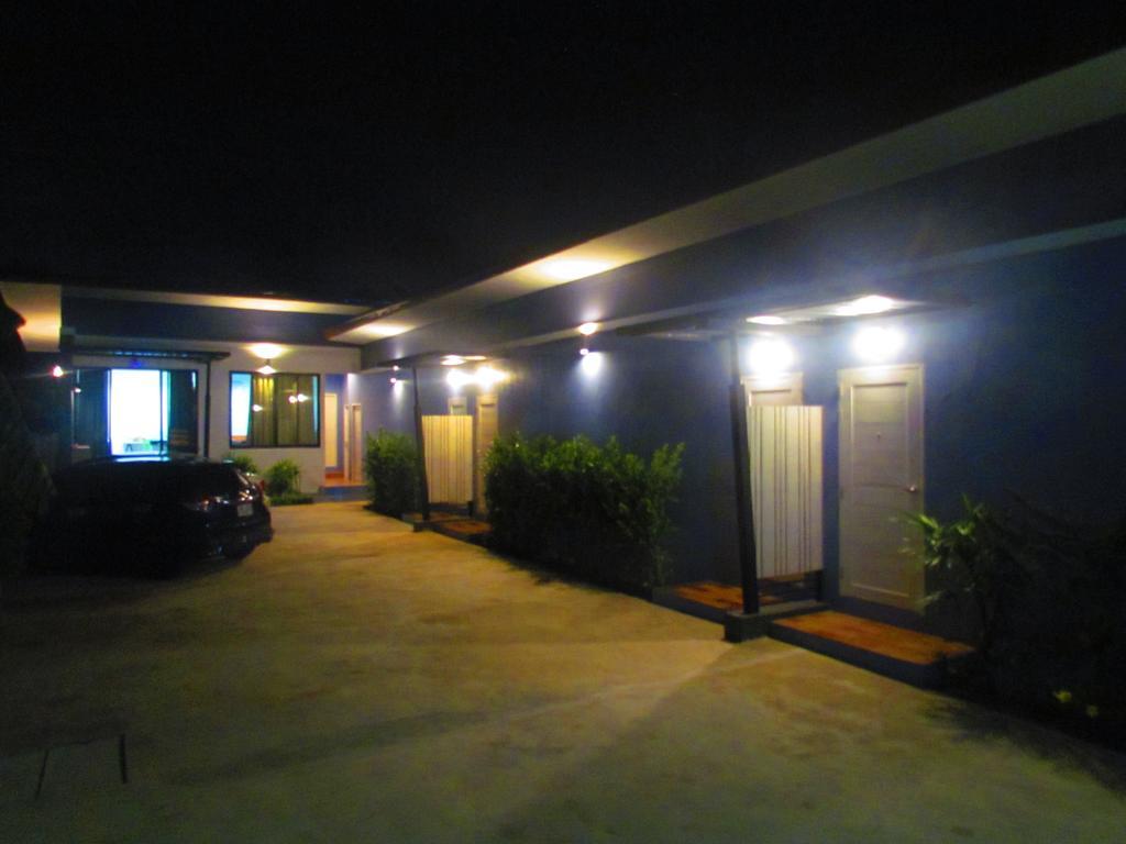 Cmon Guesthouse Phetchaburi Exterior photo